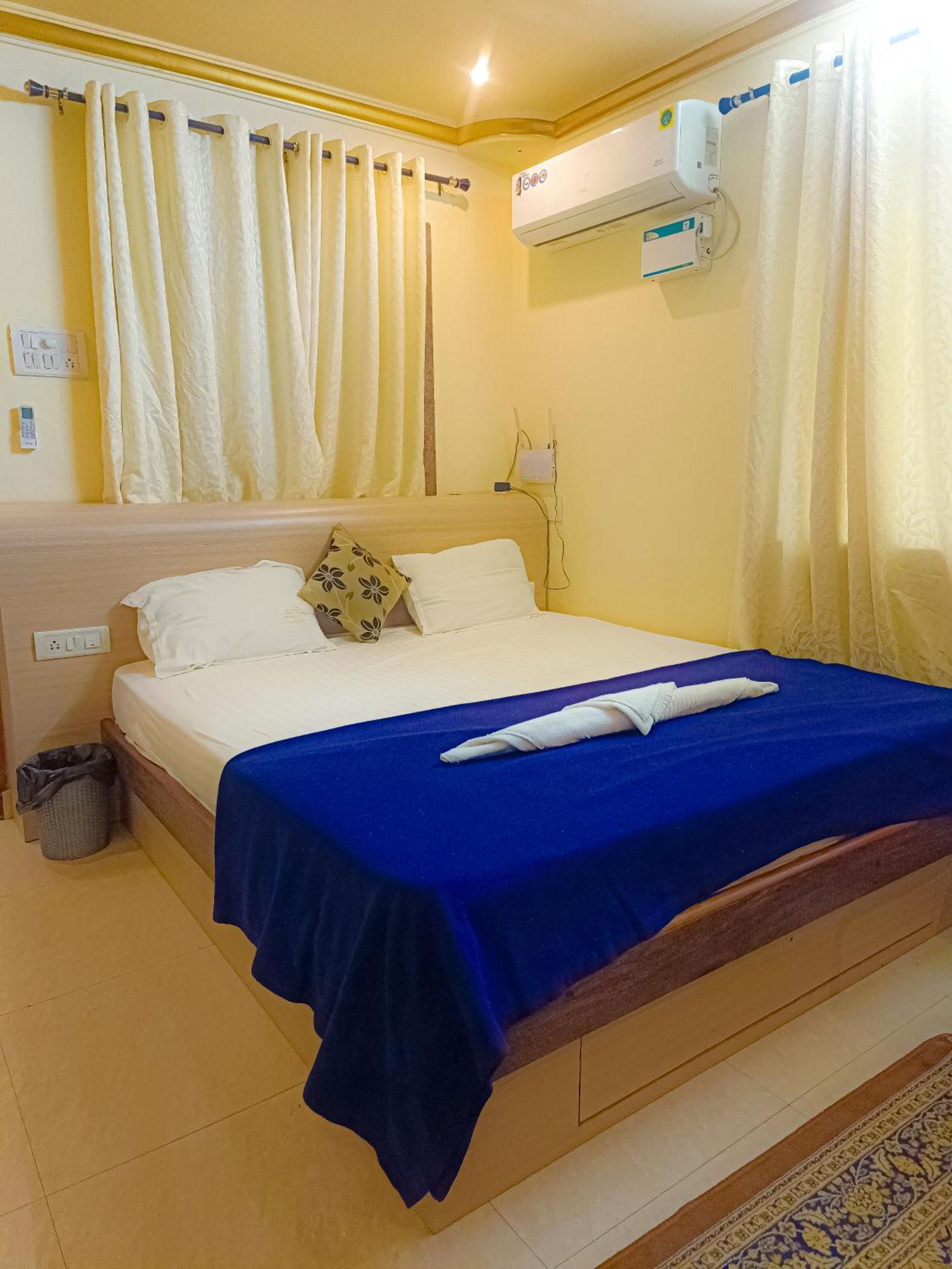 Shradha Luxury Room 卡兰古特 外观 照片