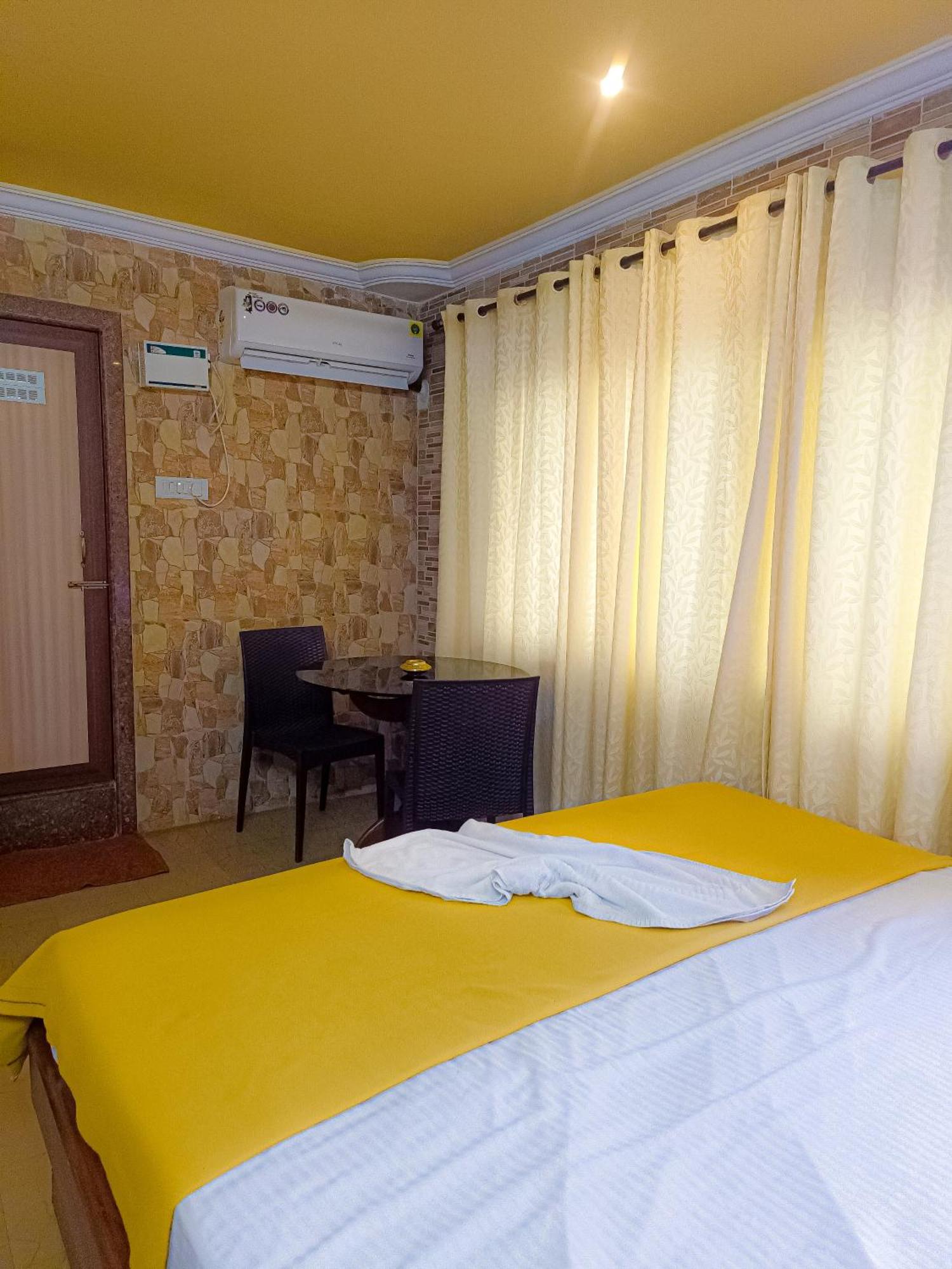 Shradha Luxury Room 卡兰古特 外观 照片