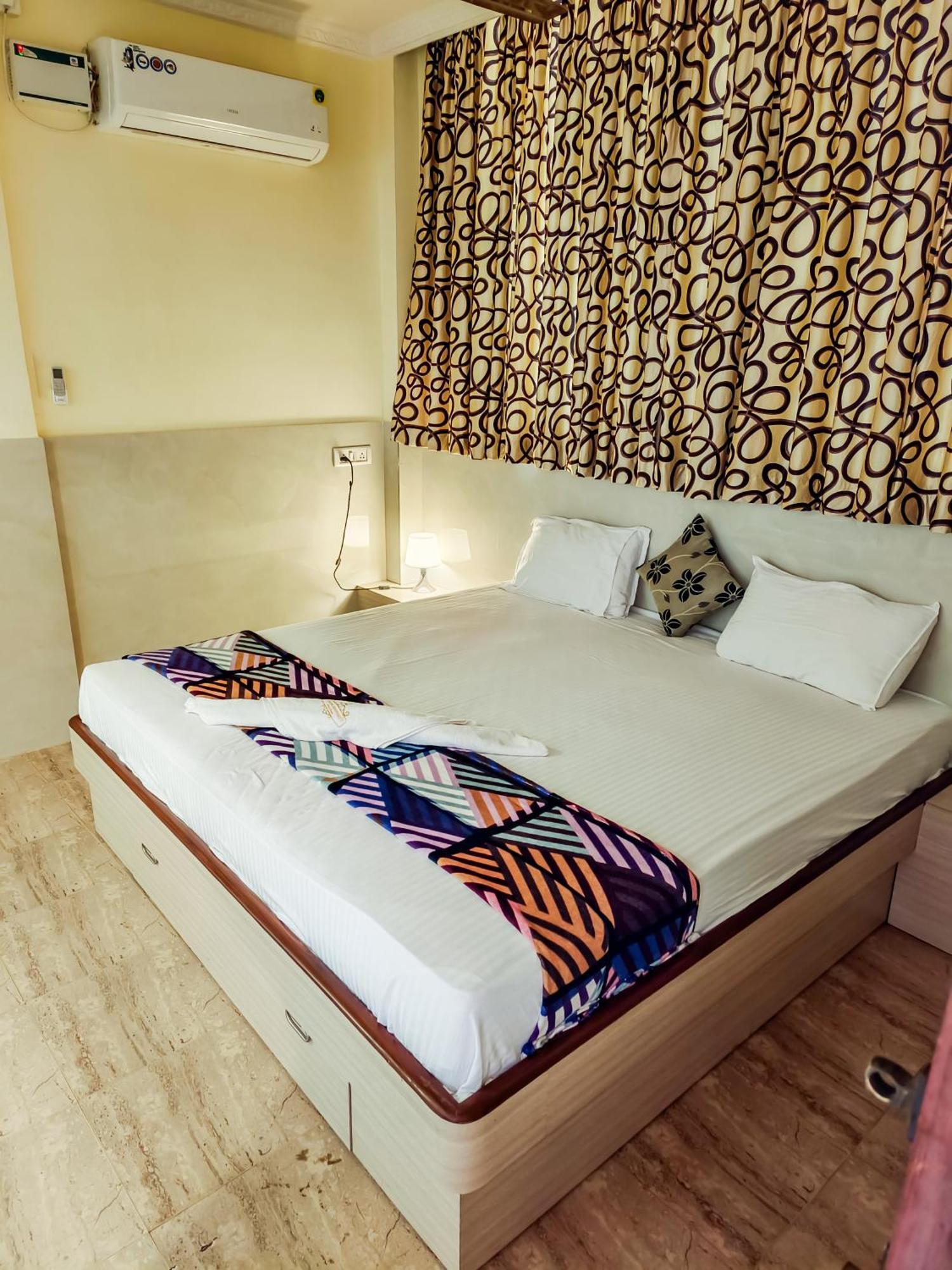 Shradha Luxury Room 卡兰古特 外观 照片