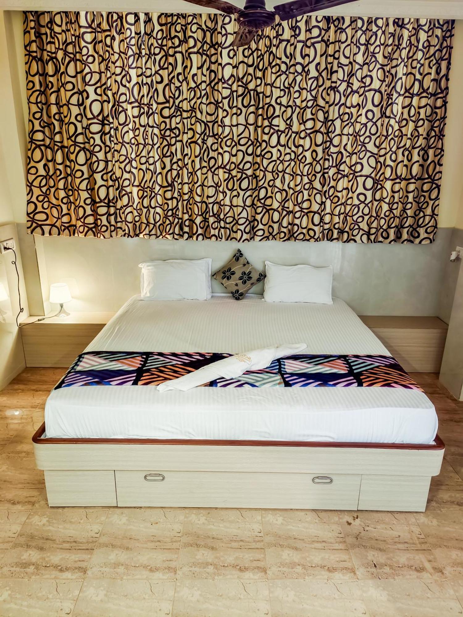 Shradha Luxury Room 卡兰古特 外观 照片